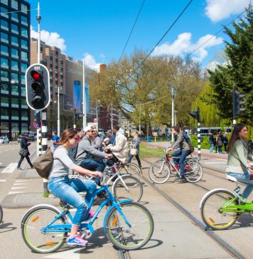smart city ludzie rowery