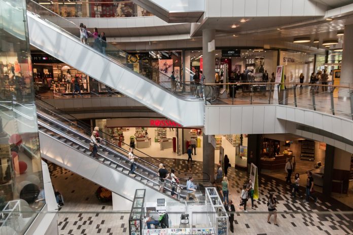 centrum handlowe schody ruchome shopping mall